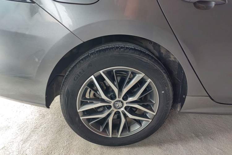 Used BYD Qin PLUS 2021 DM-i 55KM Flagship Model Right Rear Wheel Hub