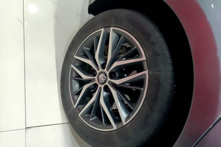 Used BYD Qin PLUS 2021 DM-i 55KM Flagship Model Right Rear Wheel Hub