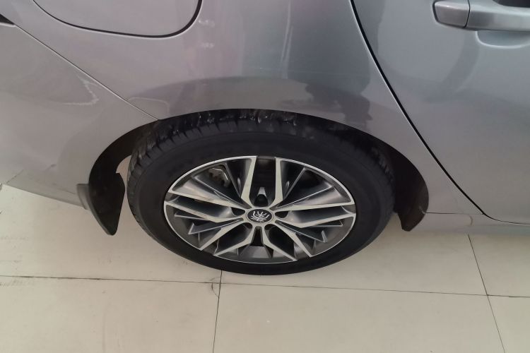 Used BYD Qin PLUS 2021 EV 500KM Luxury Model Right Rear Wheel Hub