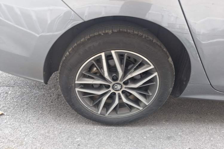 Used BYD Qin PLUS 2021 DM-i 55KM Flagship Model Right Rear Wheel Hub