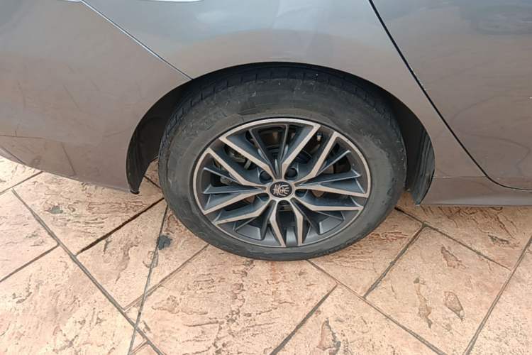 Used BYD Qin PLUS 2021 EV 500KM Luxury Model Right Rear Wheel Hub