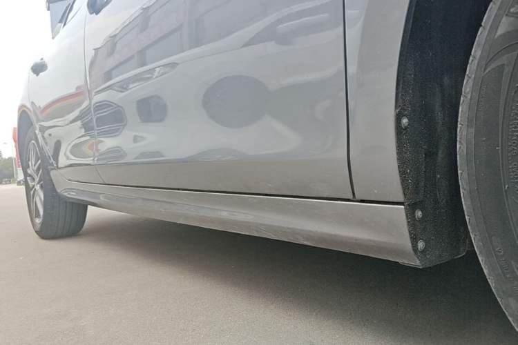 Used BYD Qin PLUS 2021 DM-i 120KM Prestige Model Right Side Sill