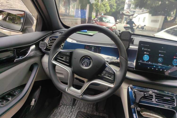 Used BYD Qin PLUS 2021 EV 500KM Luxury Model Steering Wheel