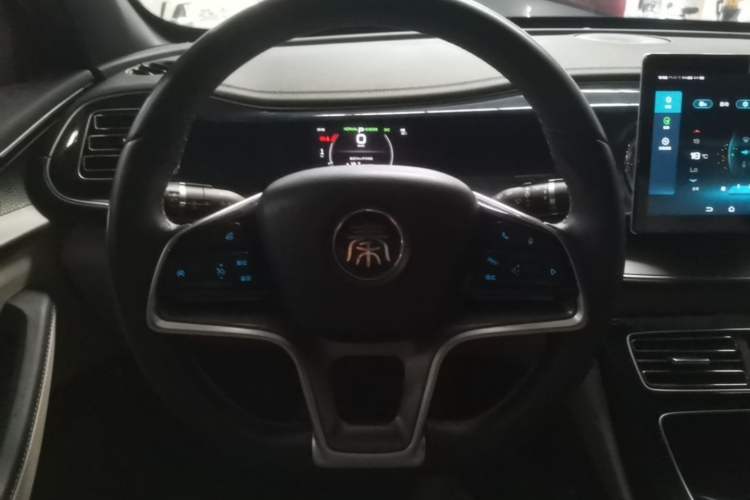 Used BYD Qin PLUS 2021 EV 500KM Luxury Model Steering Wheel