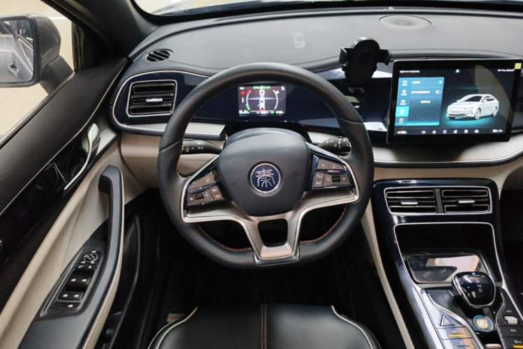 Used BYD Qin PLUS 2021 EV 400KM Luxury Model Steering Wheel
