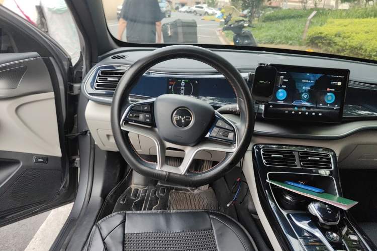 Used BYD Qin PLUS 2021 EV 400KM Luxury Model Steering Wheel