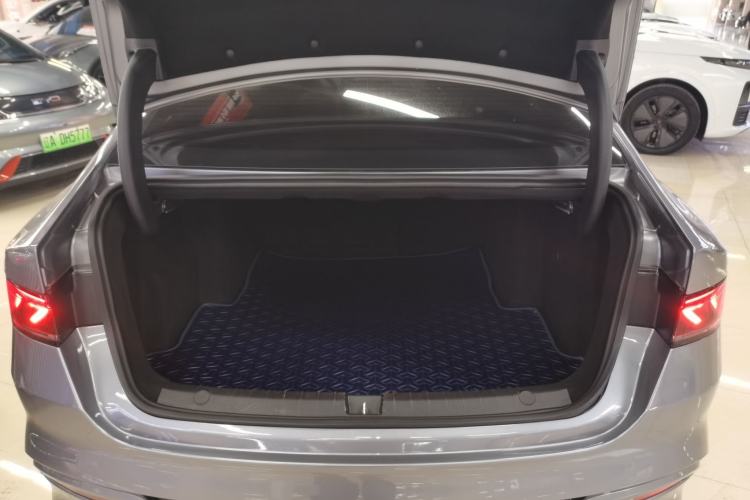 Used BYD Qin PLUS 2021 EV 400KM Luxury Model Trunk
