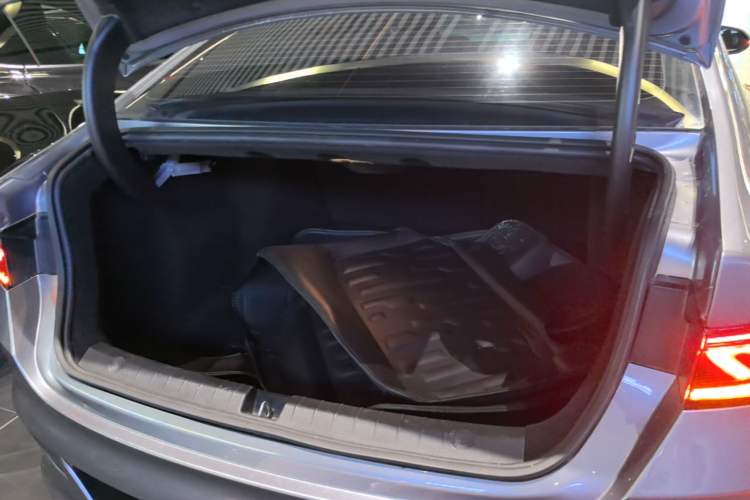 Used BYD Qin PLUS 2021 EV 400KM Luxury Model Trunk