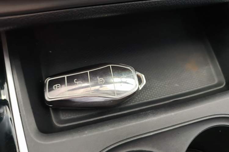 Used BYD Qin PLUS 2021 EV 400KM Leading Comfort Edition Vehicle Key