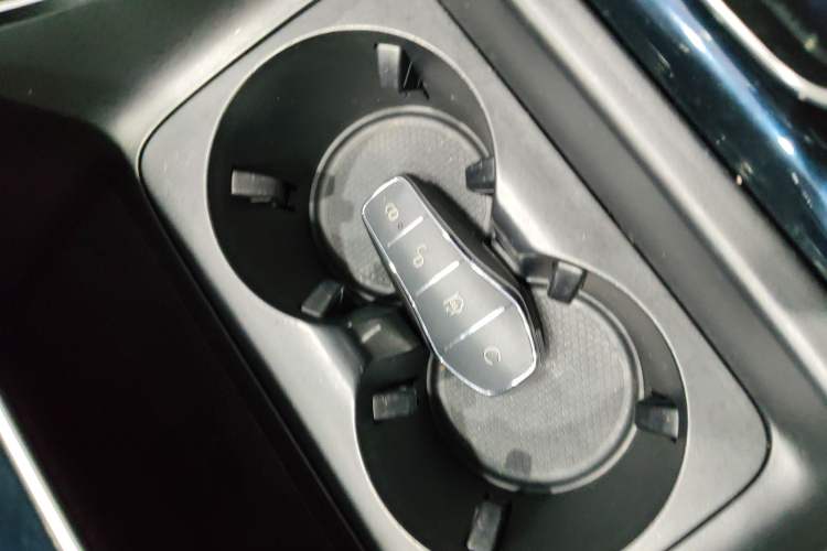 Used BYD Qin PLUS 2021 EV 400KM Luxury Model Vehicle Key