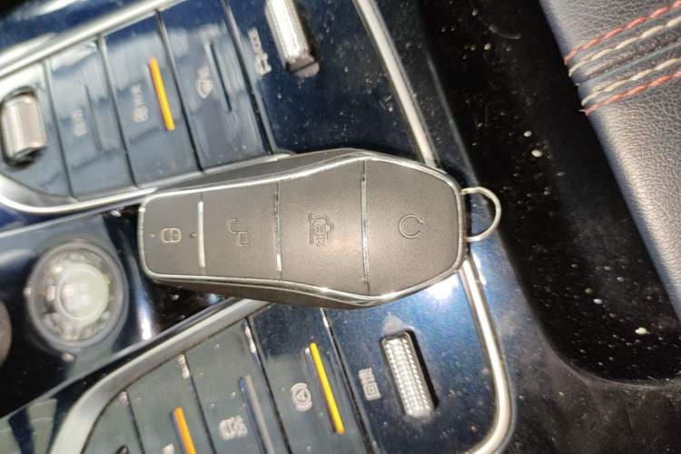 Used BYD Qin PLUS 2021 EV 400KM Luxury Model Vehicle Key