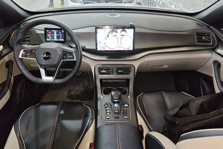 Used BYD Qin PLUS 2021 DM-i 55KM Flagship Model Center Console