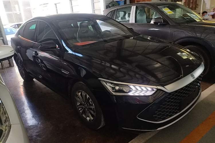 Used BYD Qin PLUS 2021 DM-i 55KM Prestige Model Front Right 45 Deg