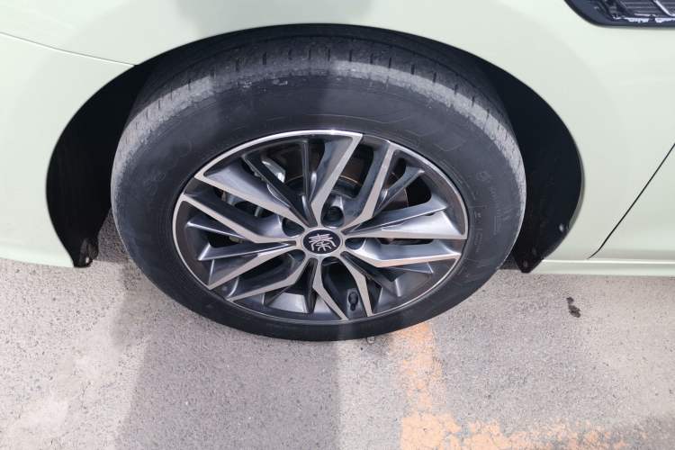 Used BYD Qin PLUS 2021 DM-i 120KM Flagship Model Left Front Wheel Hub