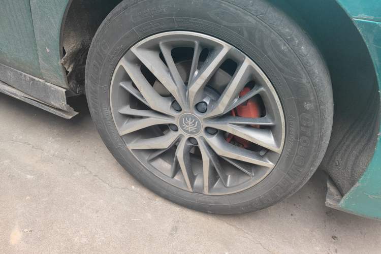 Used BYD Qin PLUS 2021 DM-i 120KM Flagship Model Right Front Wheel Hub
