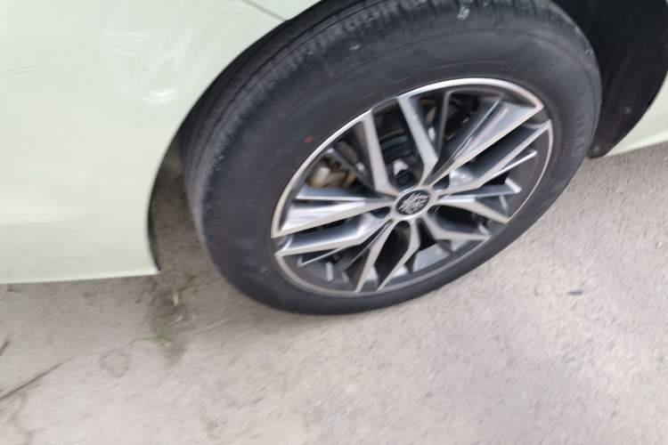 Used BYD Qin PLUS 2021 DM-i 120KM Flagship Model Right Rear Wheel Hub