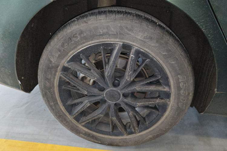 Used BYD Qin PLUS 2021 DM-i 55KM Flagship Model Right Rear Wheel Hub