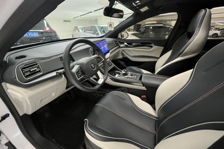 Used BYD Qin PLUS 2021 DM-i 55KM Flagship Model Interior 5