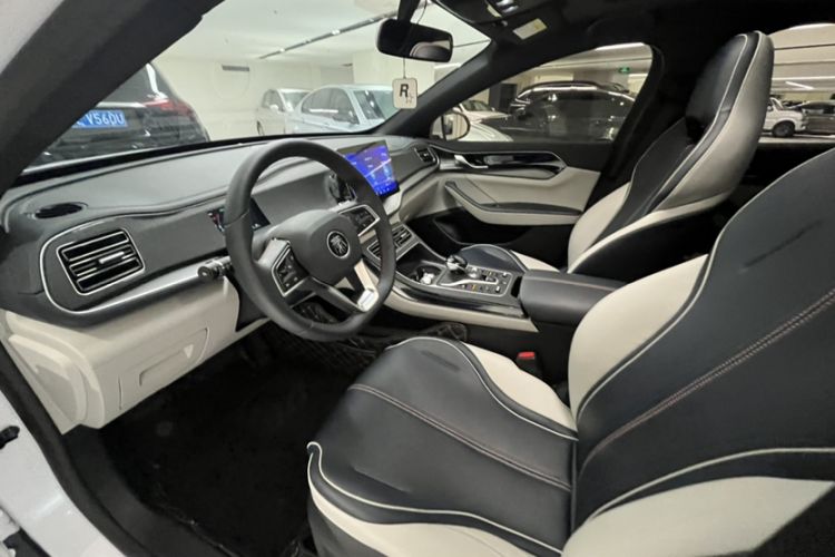 Used BYD Qin PLUS 2021 DM-i 55KM Flagship Model Interior 6