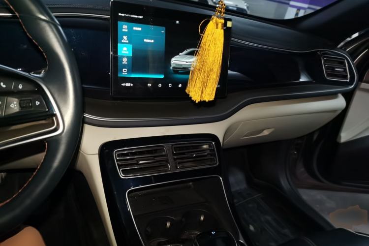 Used BYD Qin PLUS 2021 EV 500KM Luxury Model Center Console