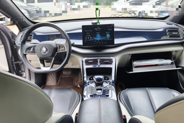 Used BYD Qin PLUS 2021 DM-i 55KM Flagship Model Center Console
