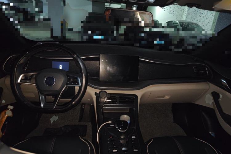 Used BYD Qin PLUS 2021 DM-i 120KM Prestige Model Center Console