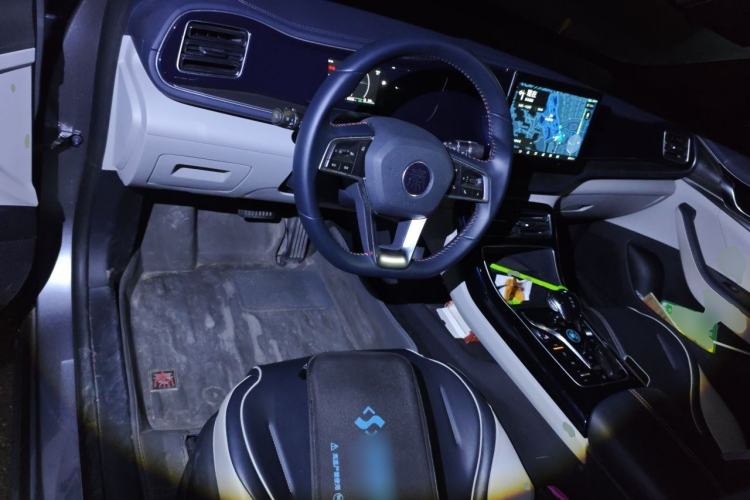 Used BYD Qin PLUS 2021 DM-i 55KM Flagship Model Center Console