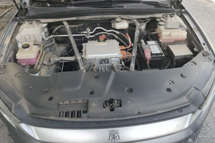Used BYD Qin PLUS 2021 EV 500KM Luxury Model Engine Bay