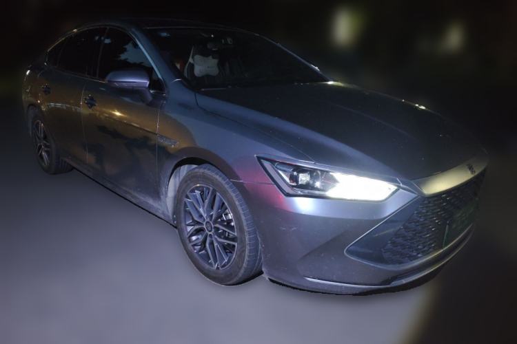 Used BYD Qin PLUS 2021 DM-i 55KM Flagship Model Front Right 45 Deg