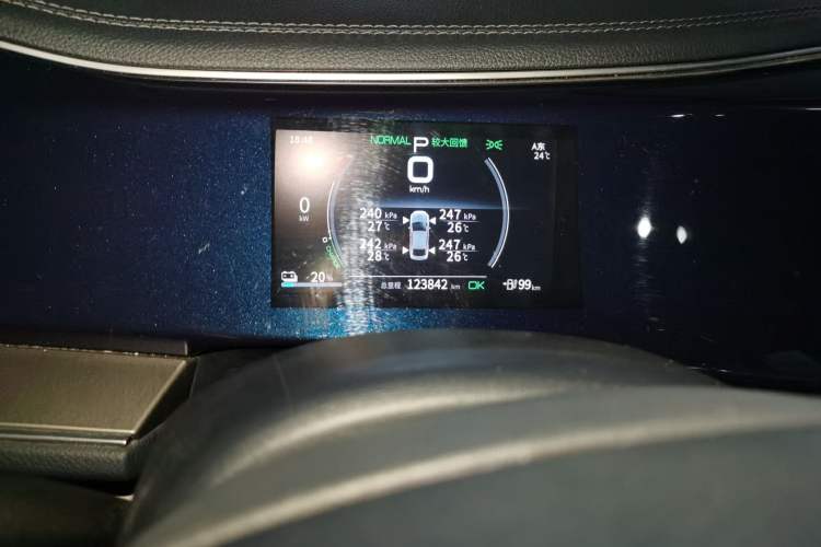 Used BYD Qin PLUS 2021 EV 500KM Luxury Model Odometer Close Up