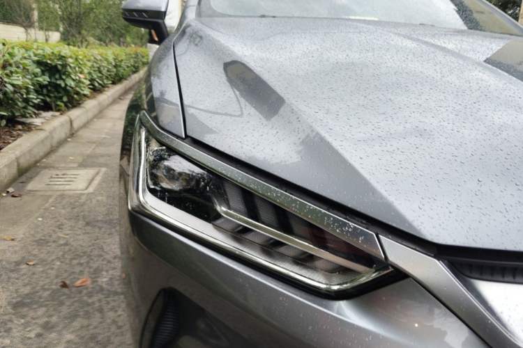 Used BYD Qin PLUS 2021 EV 500KM Luxury Model Right Front Headlight
