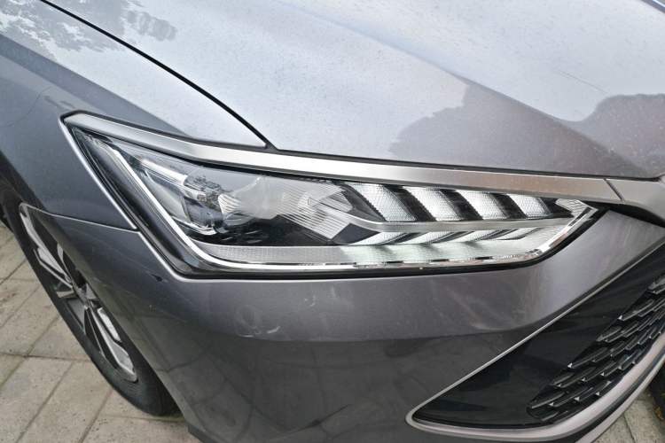 Used BYD Qin PLUS 2021 DM-i 55KM Prestige Model Right Front Headlight