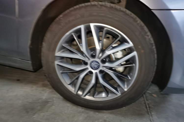 Used BYD Qin PLUS 2021 EV 500KM Luxury Model Right Front Wheel Hub