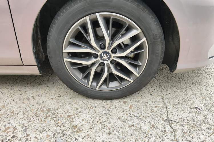 Used BYD Qin PLUS 2021 DM-i 55KM Flagship Model Right Front Wheel Hub