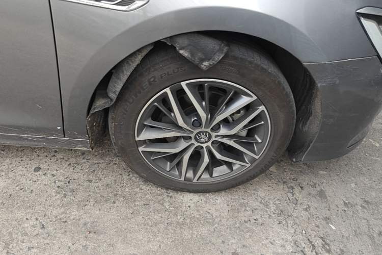 Used BYD Qin PLUS 2021 DM-i 55KM Flagship Model Right Front Wheel Hub