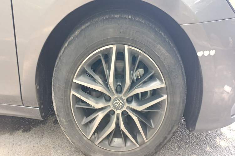 Used BYD Qin PLUS 2021 DM-i 55KM Flagship Model Right Front Wheel Hub