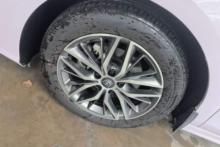Used BYD Qin PLUS 2021 DM-i 55KM Flagship Model Left Front Wheel Hub