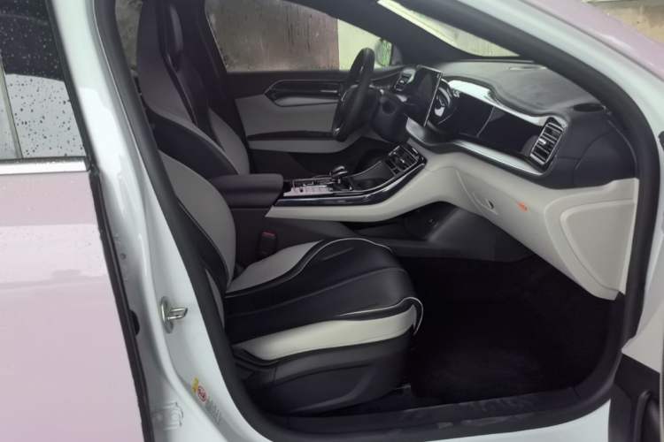 Used BYD Qin PLUS 2021 DM-i 55KM Flagship Model Right Front Seat