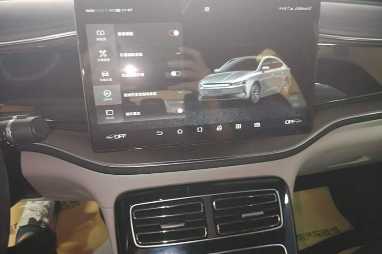 Used BYD Qin PLUS 2021 EV 500KM Premium Model Audio And AC Panel