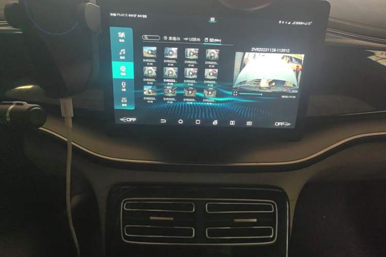 Used BYD Qin PLUS 2021 EV 500KM Luxury Model Audio And AC Panel