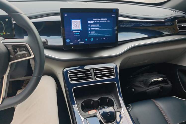 Used BYD Qin PLUS 2021 DM-i 55KM Flagship Model Audio And AC Panel