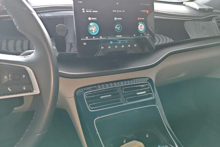 Used BYD Qin PLUS 2021 DM-i 55KM Flagship Model Audio And AC Panel