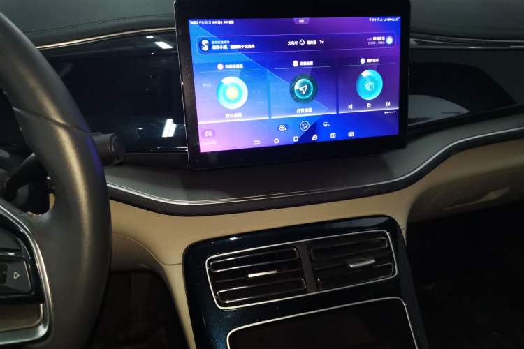 Used BYD Qin PLUS 2021 EV 400KM Luxury Model Audio And AC Panel