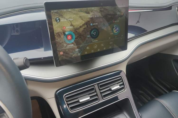 Used BYD Qin PLUS 2021 EV 400KM Luxury Model Audio And AC Panel