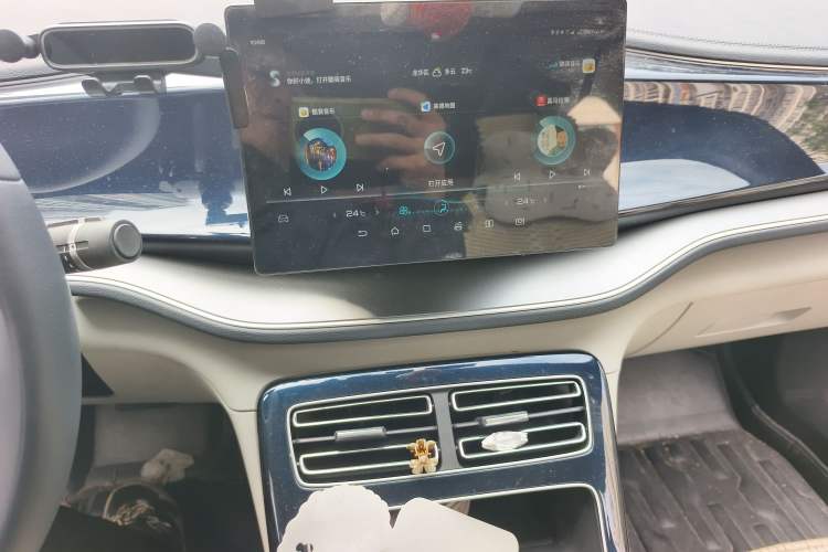 Used BYD Qin PLUS 2021 DM-i 120KM Prestige Model Audio And AC Panel