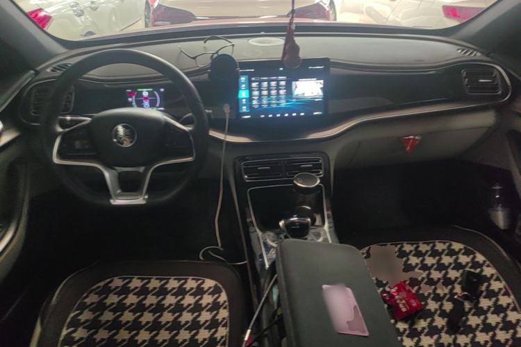 Used BYD Qin PLUS 2021 EV 500KM Luxury Model Center Console