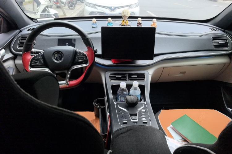 Used BYD Qin PLUS 2021 DM-i 120KM Flagship Model Center Console