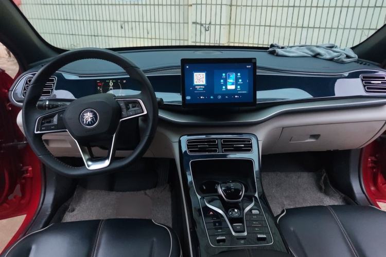 Used BYD Qin PLUS 2021 DM-i 55KM Flagship Model Center Console
