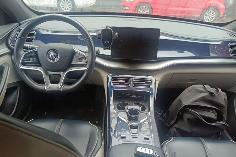 Used BYD Qin PLUS 2021 EV 400KM Luxury Model Center Console