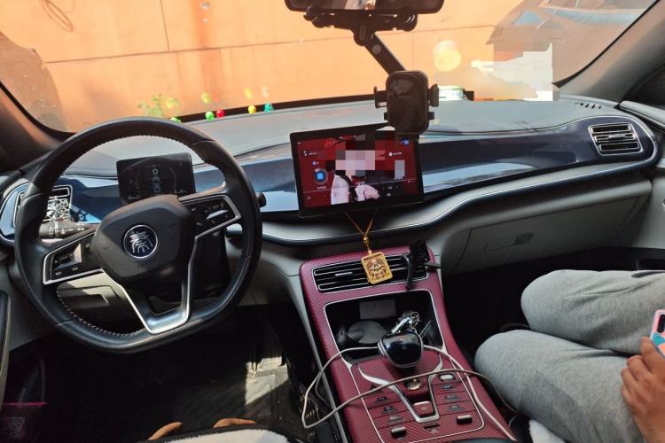Used BYD Qin PLUS 2021 DM-i 55KM Flagship Model Center Console